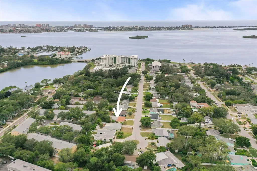 1121 Sunnydale Drive Clearwater FL 33755