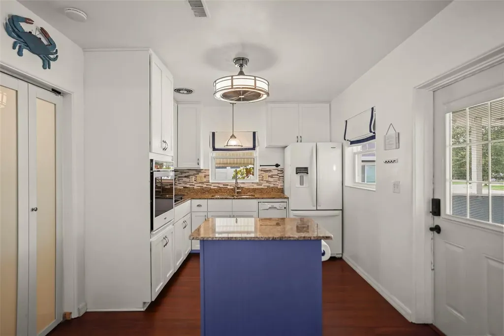 1121 Sunnydale Drive Clearwater FL 33755