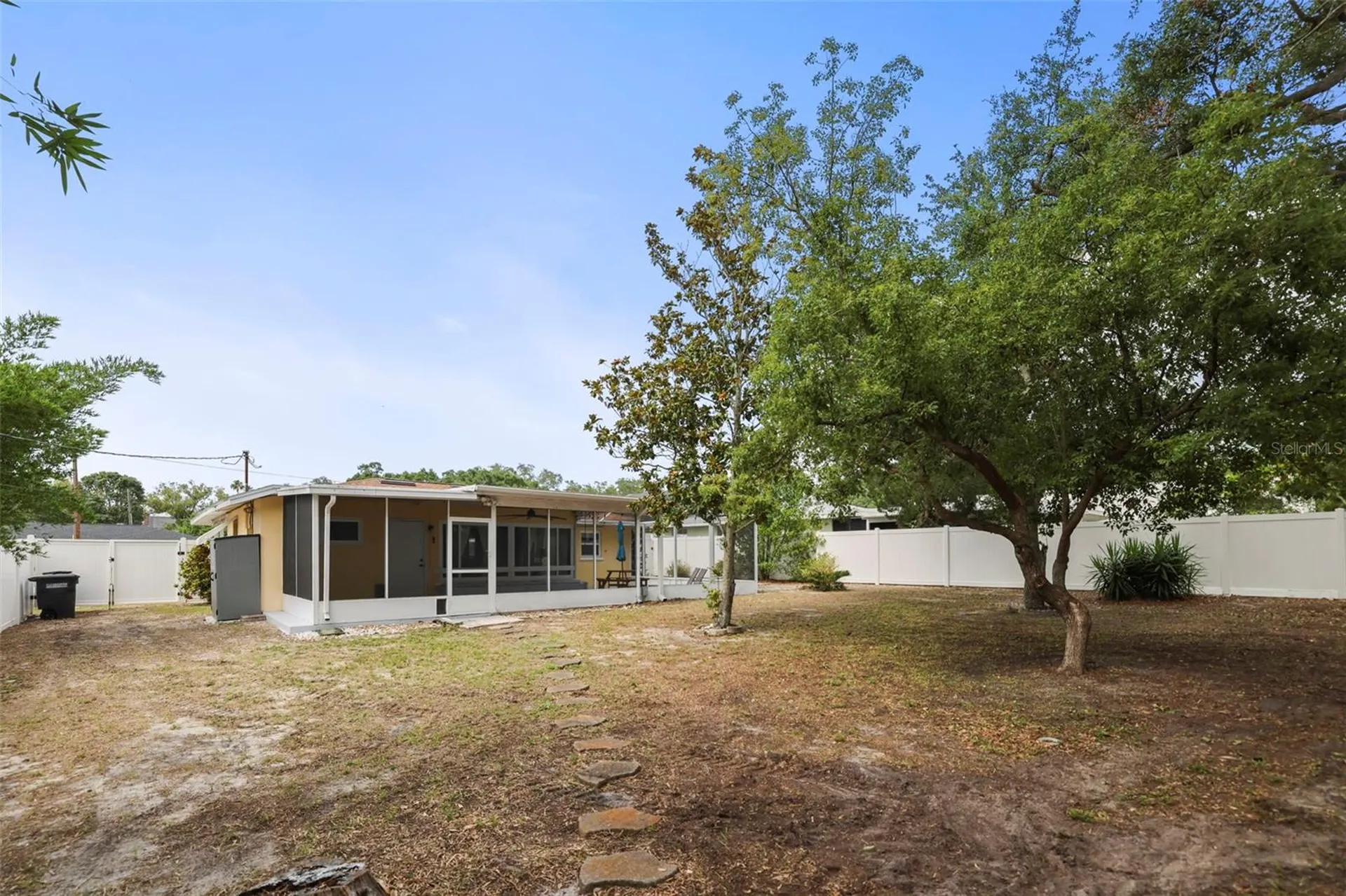 1121 Sunnydale Drive Clearwater FL 33755