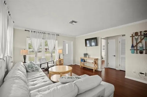 1121 Sunnydale Drive Clearwater FL 33755