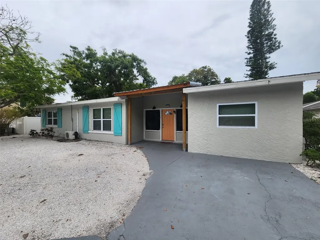 7511 1st Avenue W Bradenton FL 34209