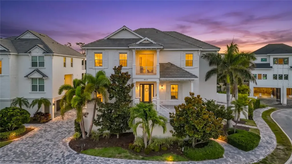 6925 Bochi Circle Sarasota FL 34242