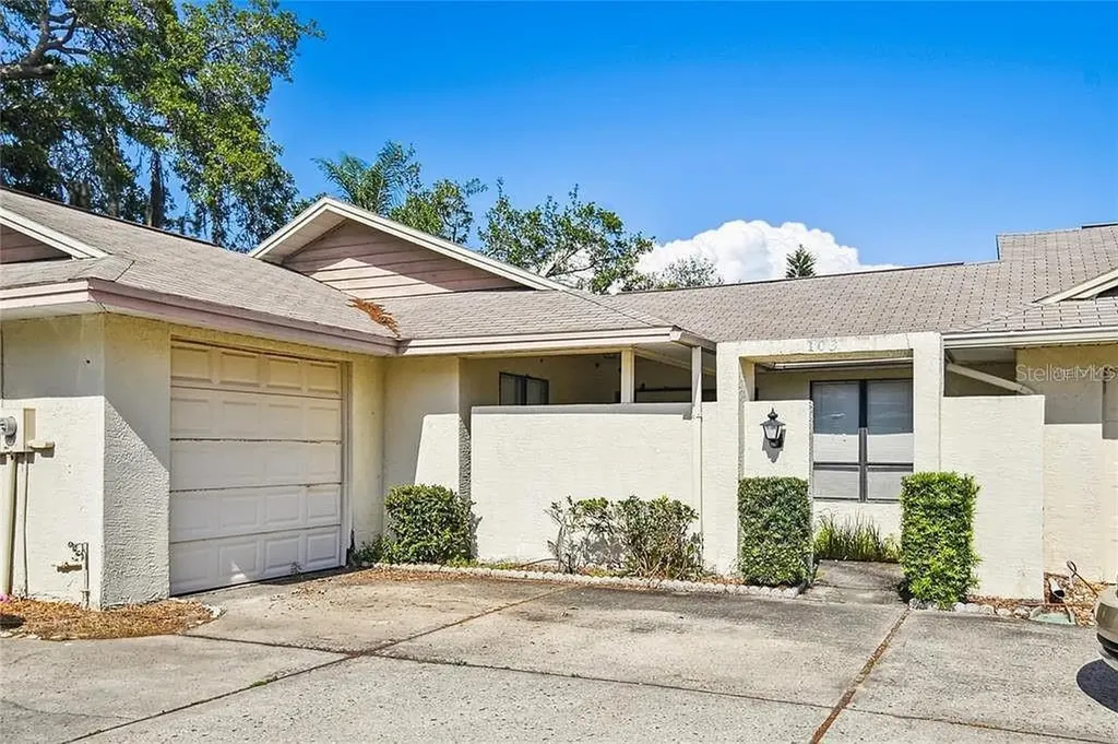 103 Lakeside Colony Drive Tarpon Springs FL 34689