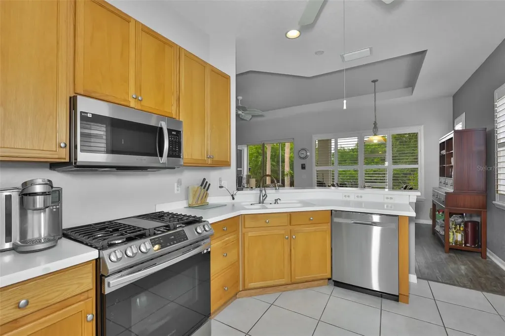 1050 Regal Manor Way Sun City Center FL 33573