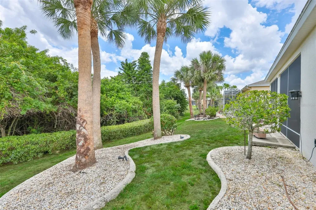 1050 Regal Manor Way Sun City Center FL 33573