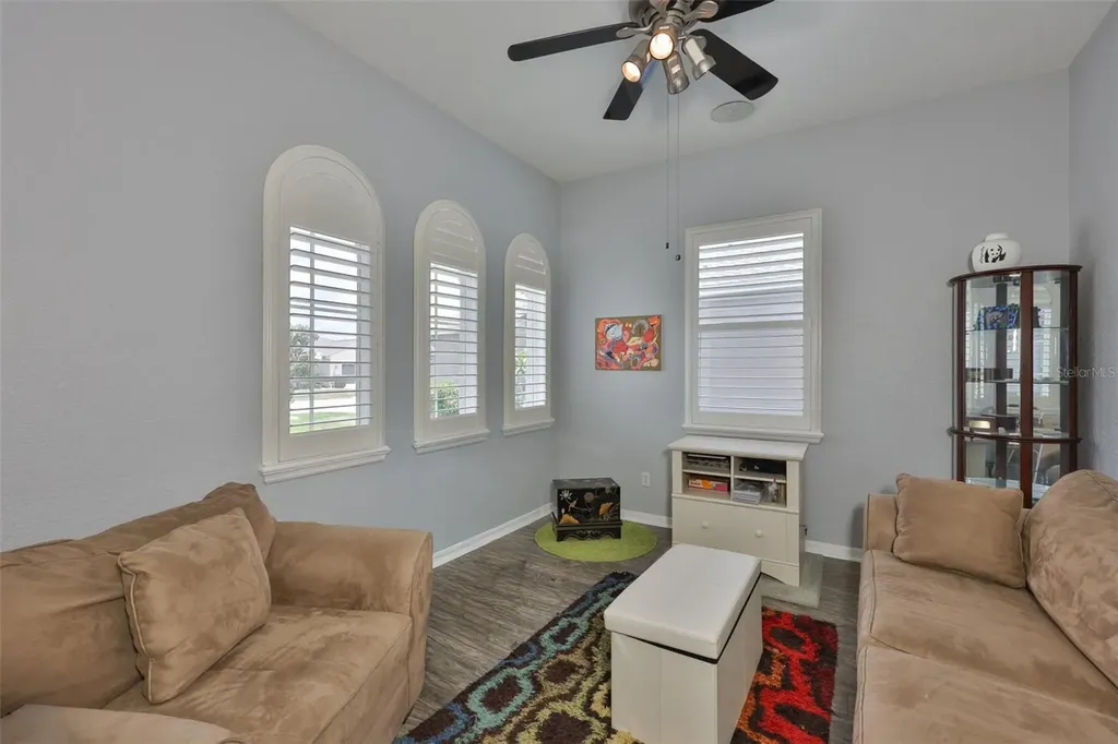 1050 Regal Manor Way Sun City Center FL 33573