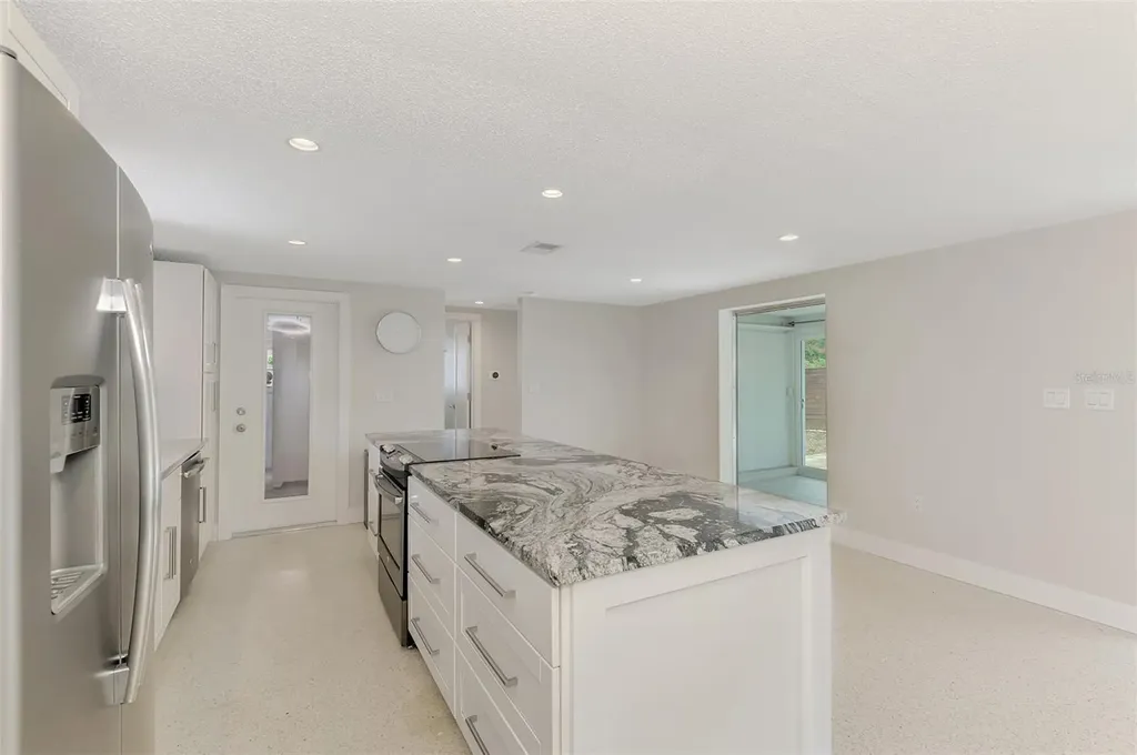 2920 Gulf Gate Drive Sarasota FL 34231