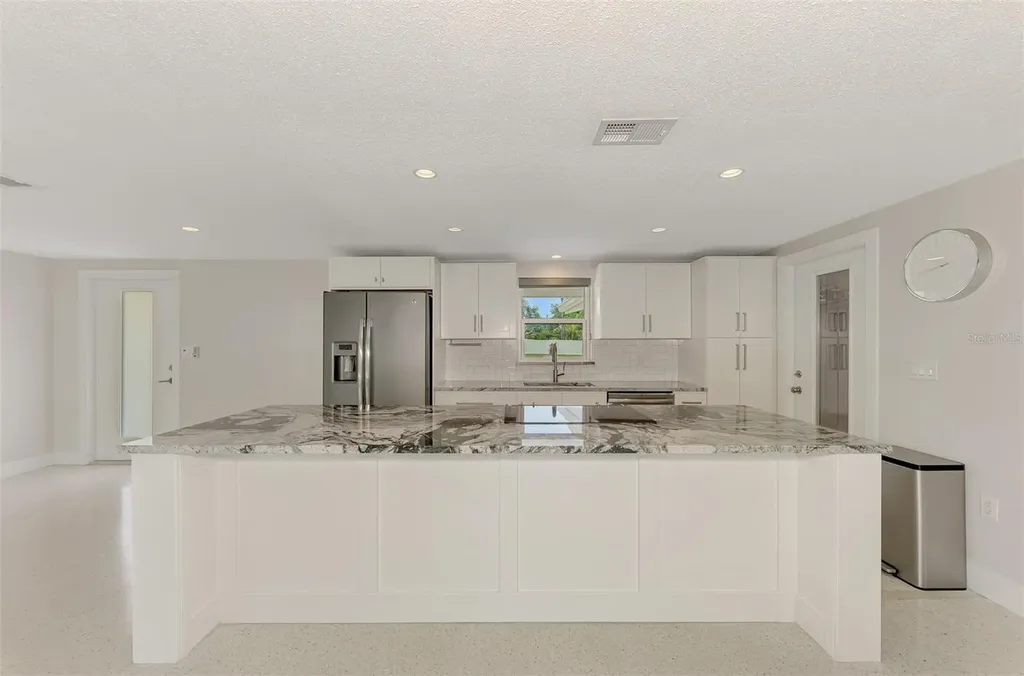 2920 Gulf Gate Drive Sarasota FL 34231