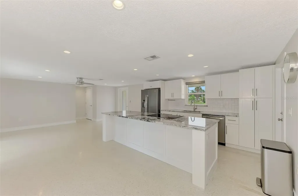 2920 Gulf Gate Drive Sarasota FL 34231