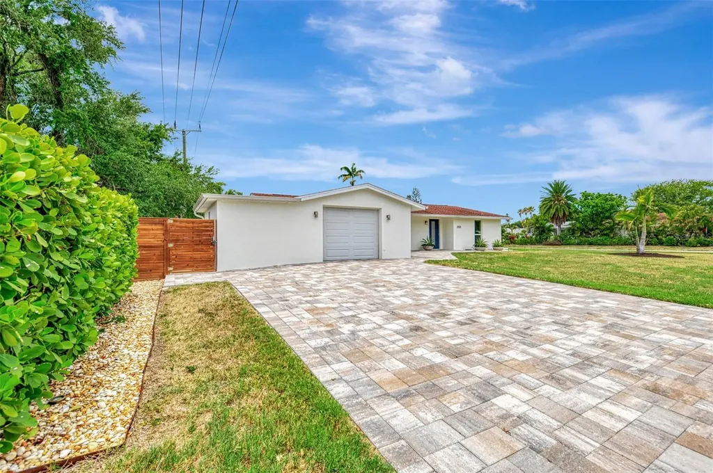 2920 Gulf Gate Drive Sarasota FL 34231