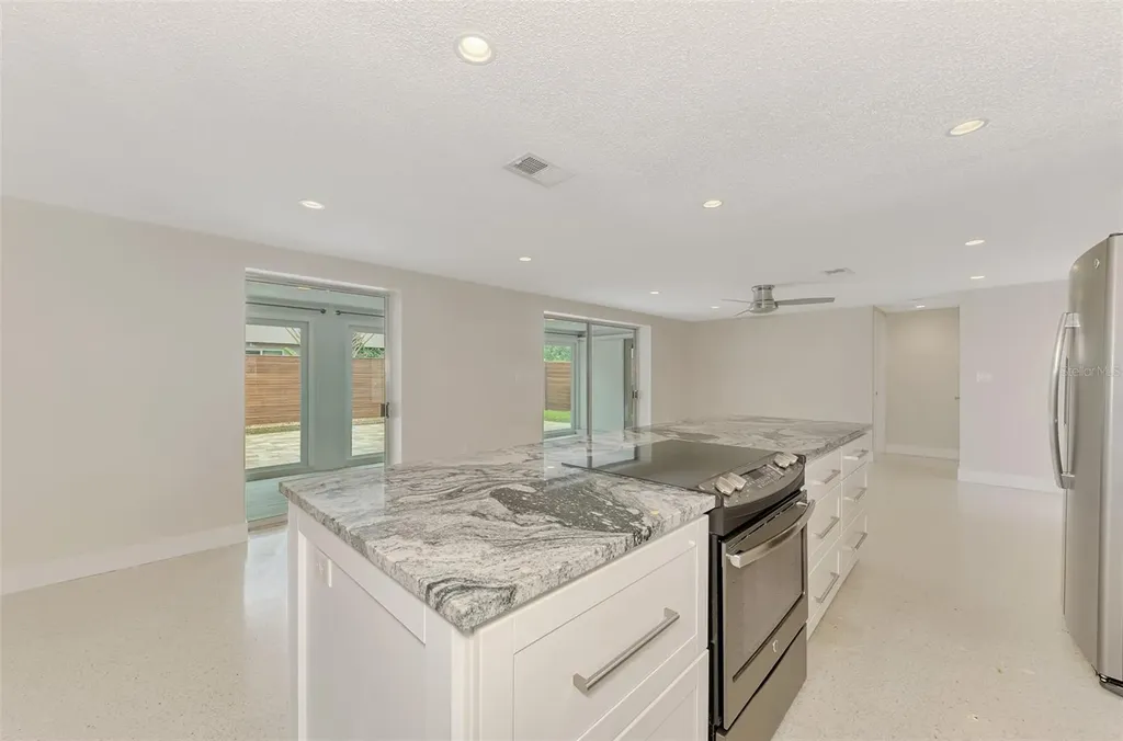 2920 Gulf Gate Drive Sarasota FL 34231