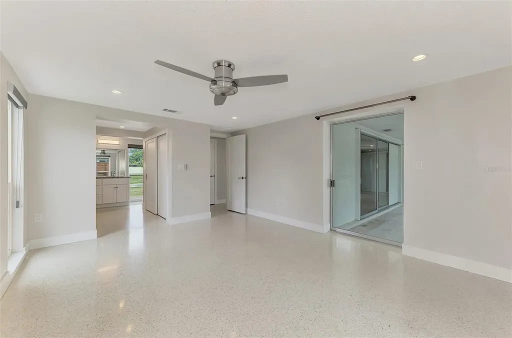 2920 Gulf Gate Drive Sarasota FL 34231