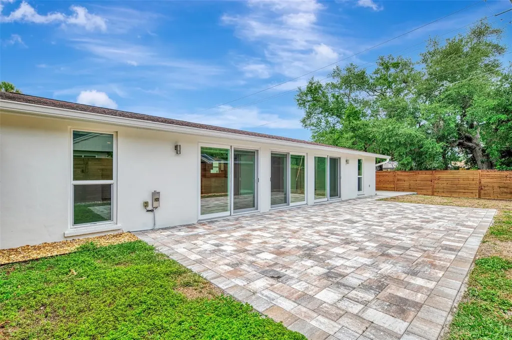 2920 Gulf Gate Drive Sarasota FL 34231
