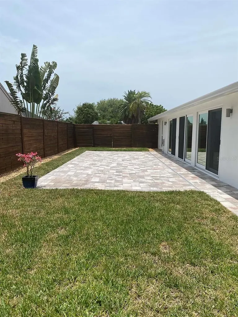 2920 Gulf Gate Drive Sarasota FL 34231