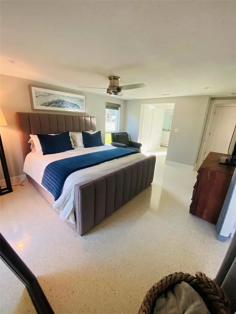 2920 Gulf Gate Drive Sarasota FL 34231