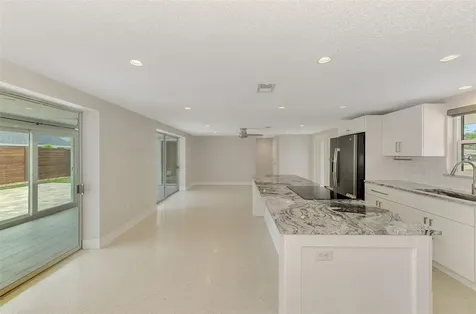 2920 Gulf Gate Drive Sarasota FL 34231