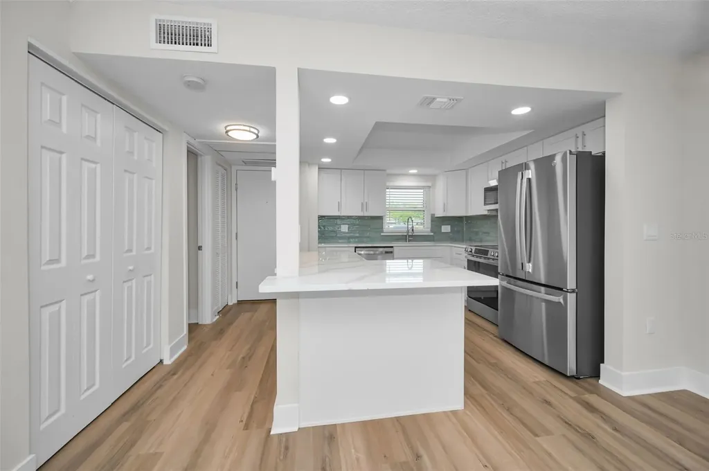 4650 Cove Circle St Petersburg FL 33708