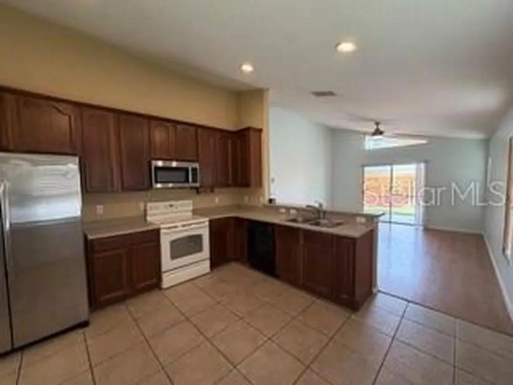 9812 Doriath Circle Orlando FL 32825