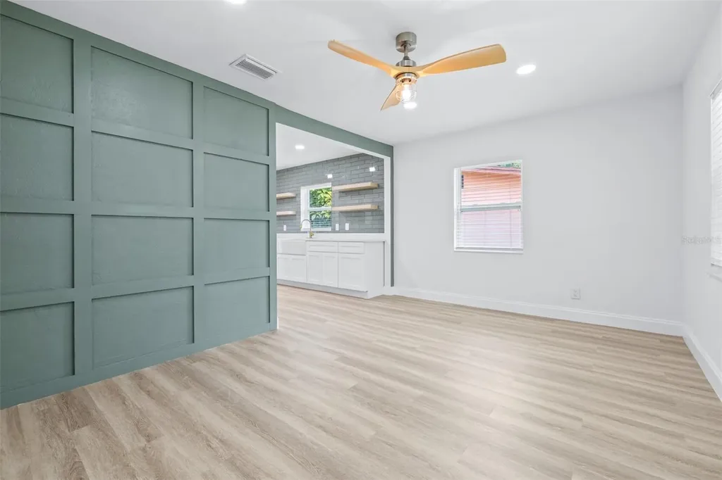 2325 Highland Street S St Petersburg FL 33705