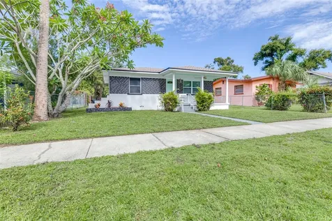 2325 Highland Street S St Petersburg FL 33705