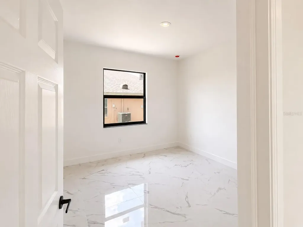 1107 NW 9th Avenue Cape Coral FL 33993