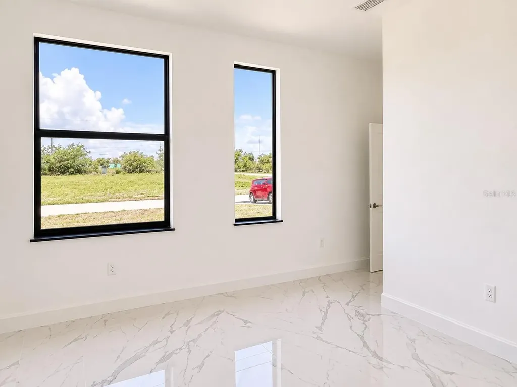1107 NW 9th Avenue Cape Coral FL 33993