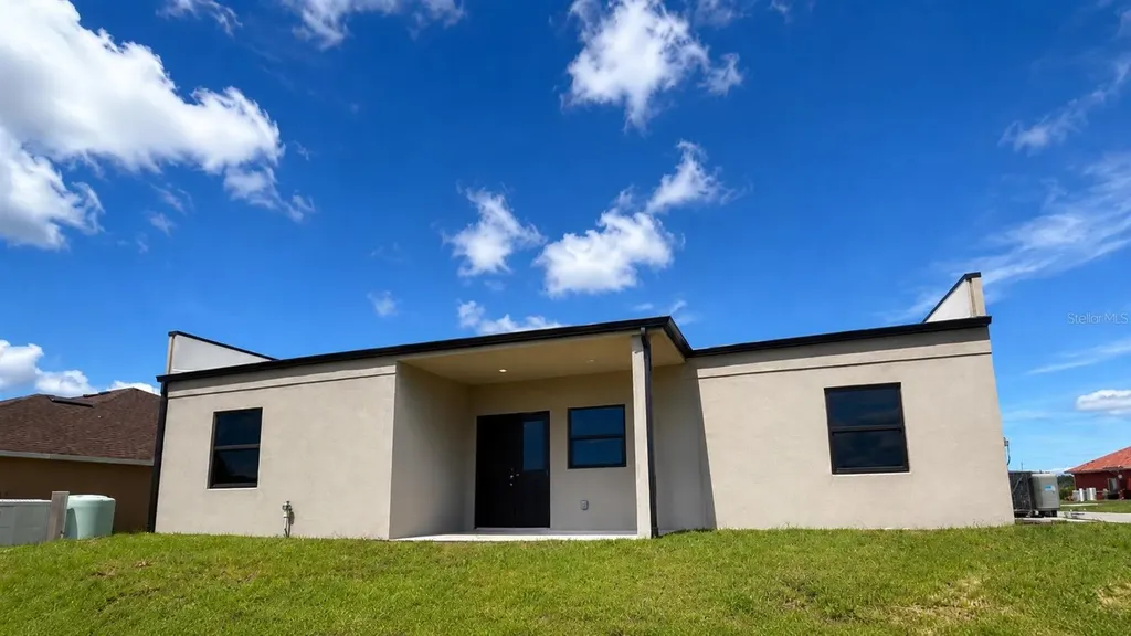 1107 NW 9th Avenue Cape Coral FL 33993