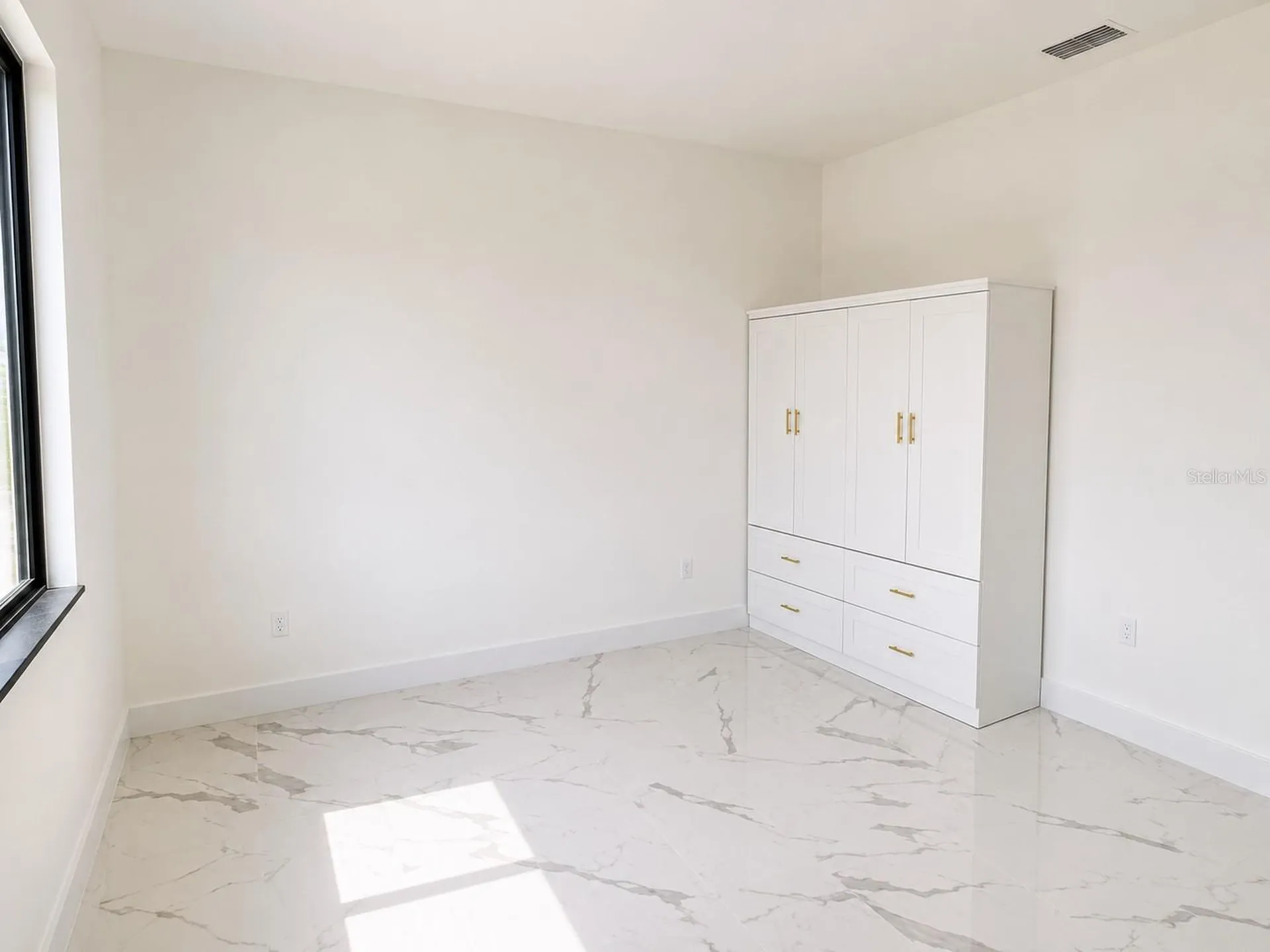 1107 NW 9th Avenue Cape Coral FL 33993