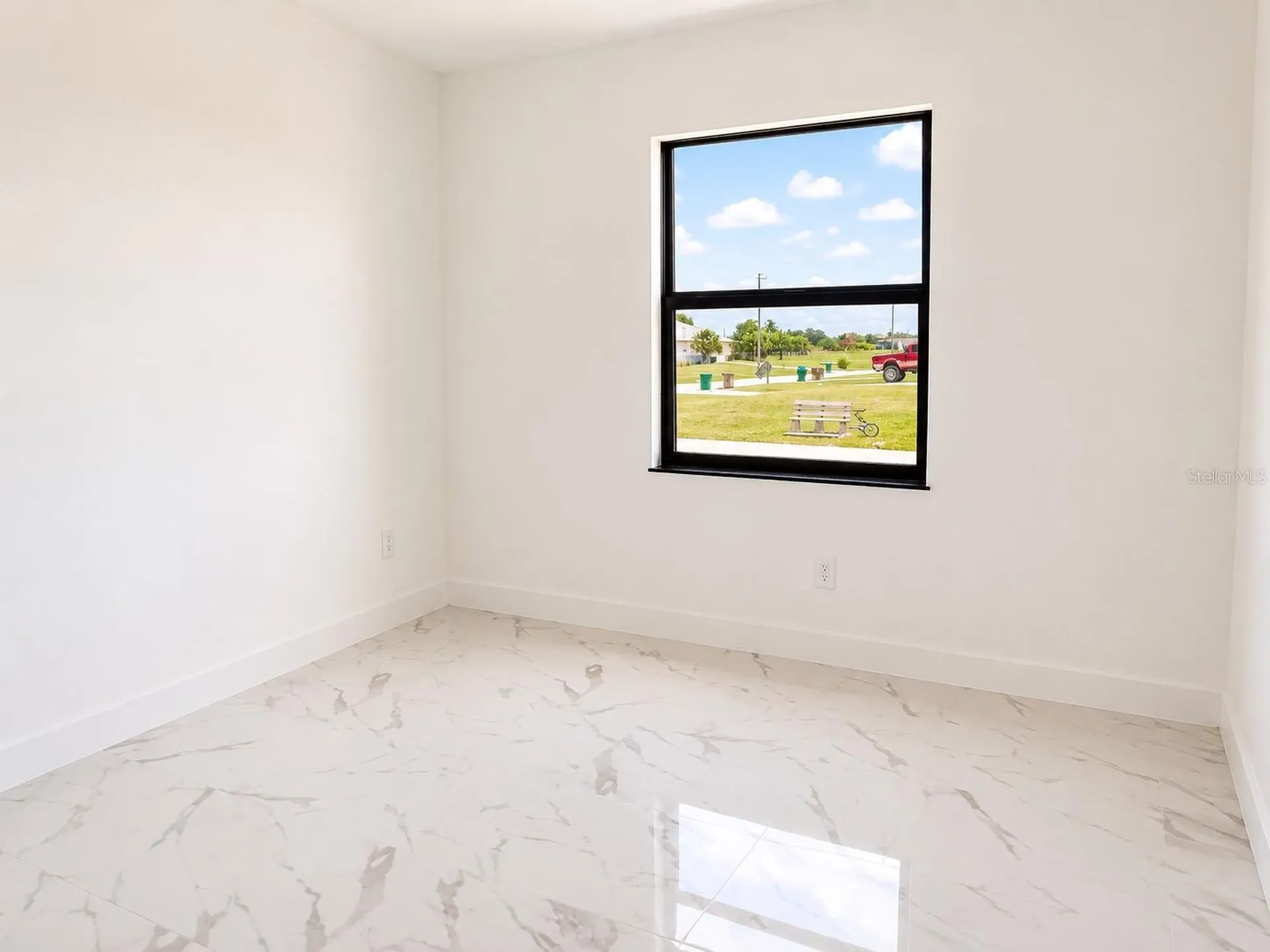 1107 NW 9th Avenue Cape Coral FL 33993