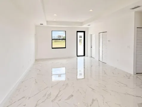 1107 NW 9th Avenue Cape Coral FL 33993