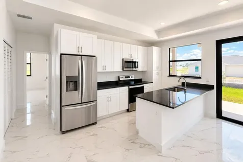 1107 NW 9th Avenue Cape Coral FL 33993