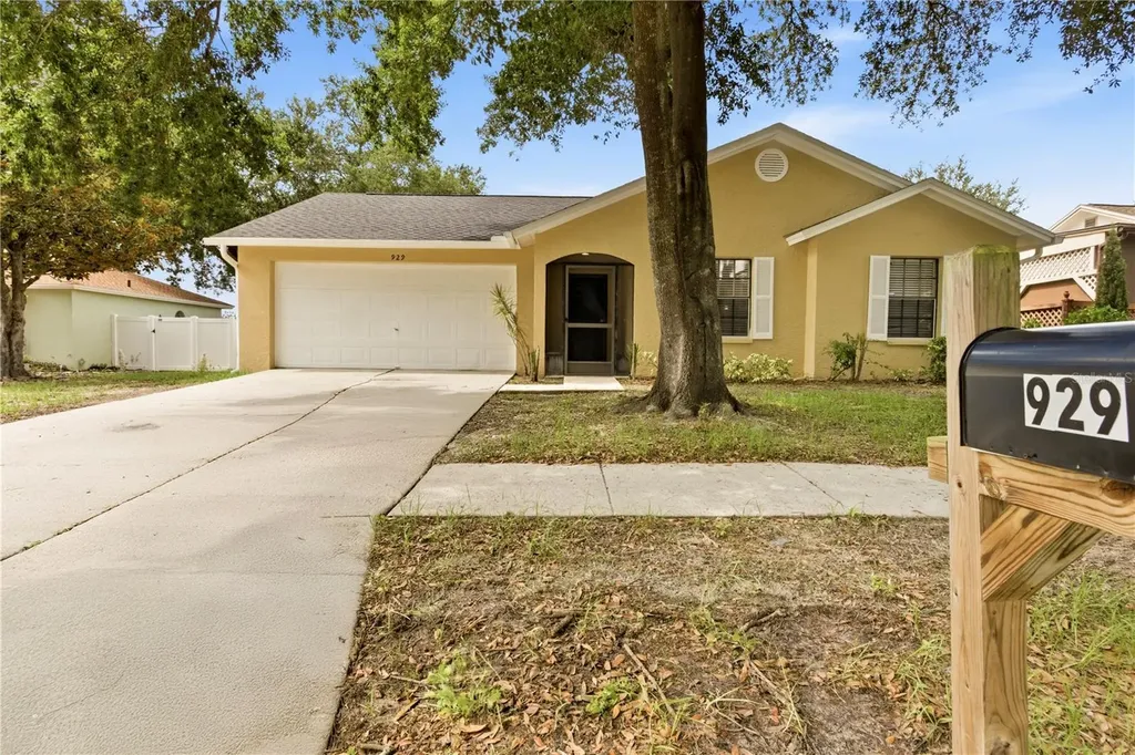 929 Sandywood Drive Brandon FL 33510