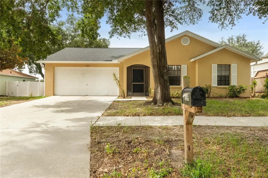929 Sandywood Drive Brandon FL 33510