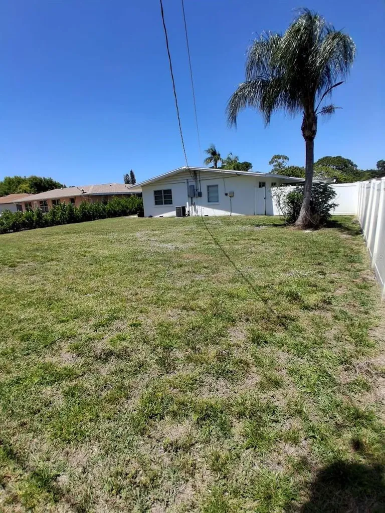 3211 18th Avenue W Bradenton FL 34205