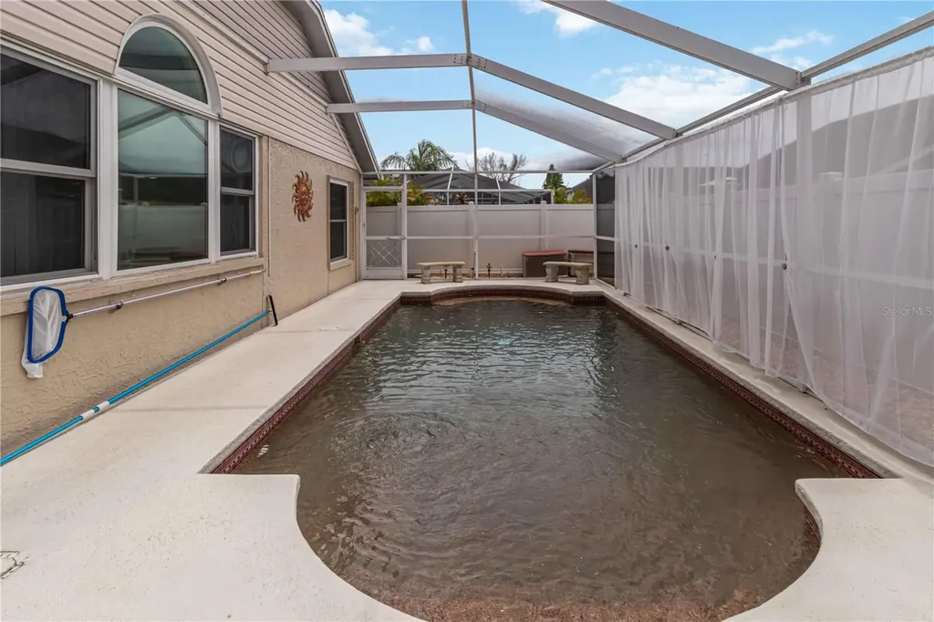 9714 Stone Mountain Place Tampa FL 33634
