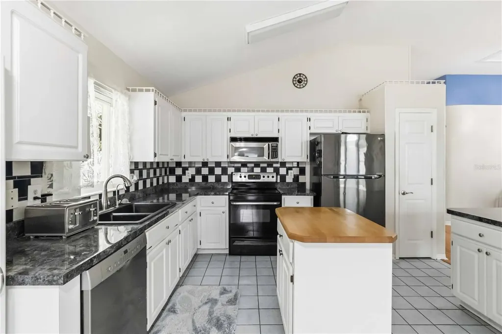 9714 Stone Mountain Place Tampa FL 33634