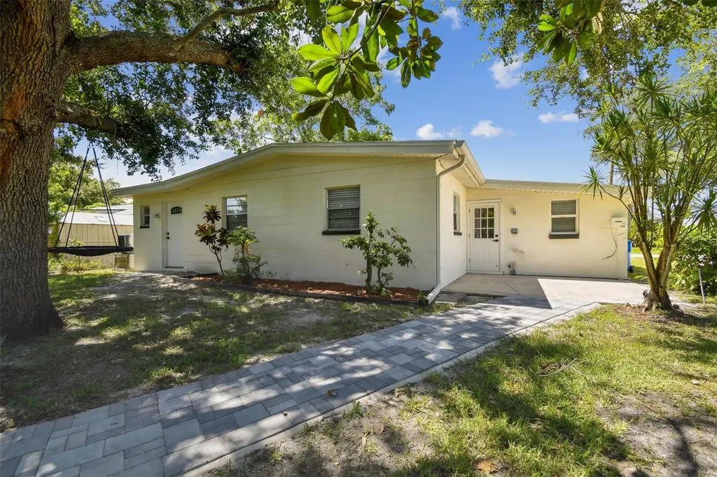 8703 Driftwood Drive Tampa FL 33615