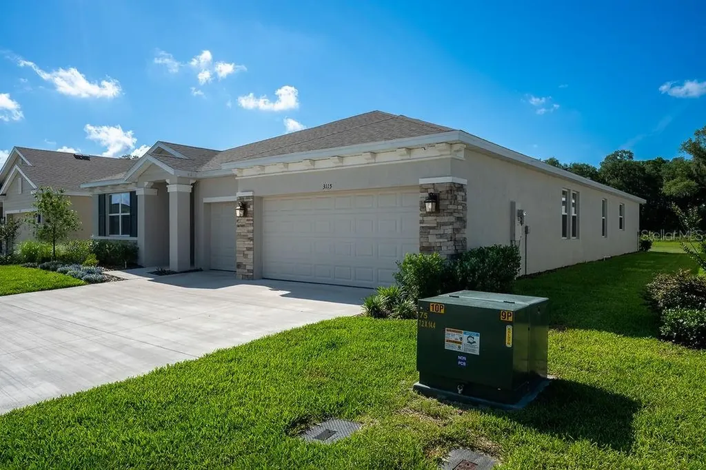 3115 Canopy Oak Boulevard Wildwood FL 34785