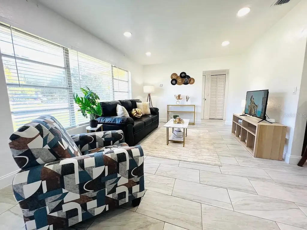 1169 Drew Street Clearwater FL 33755