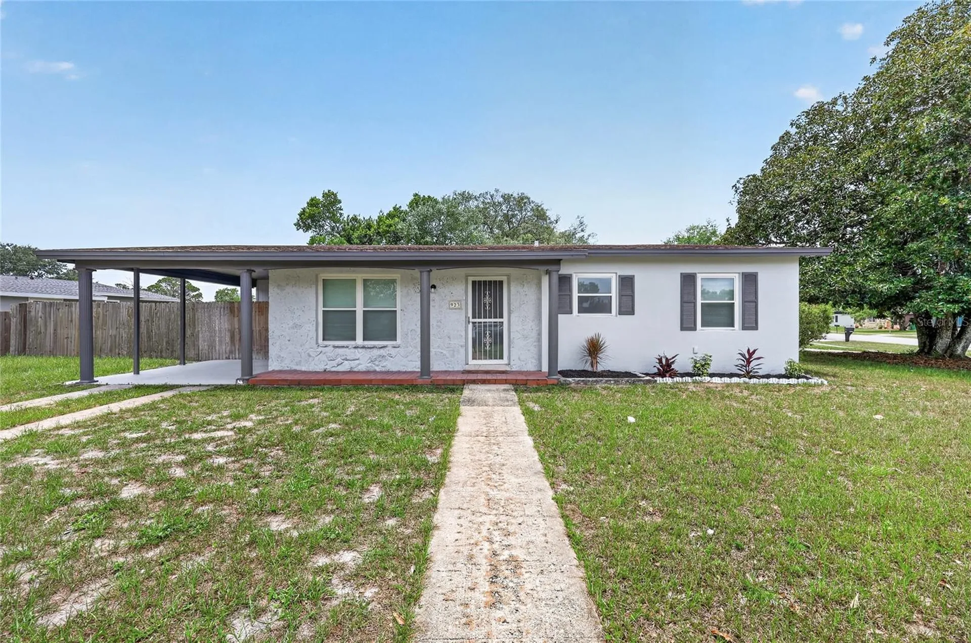 923 Henderson Street Deltona FL 32725