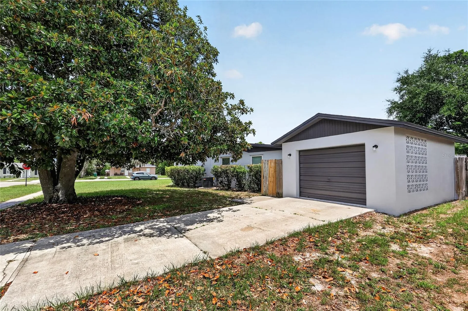 923 Henderson Street Deltona FL 32725