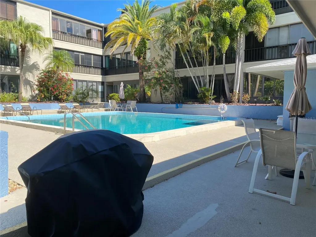 215 Valencia Boulevard Belleair Bluffs FL 33770