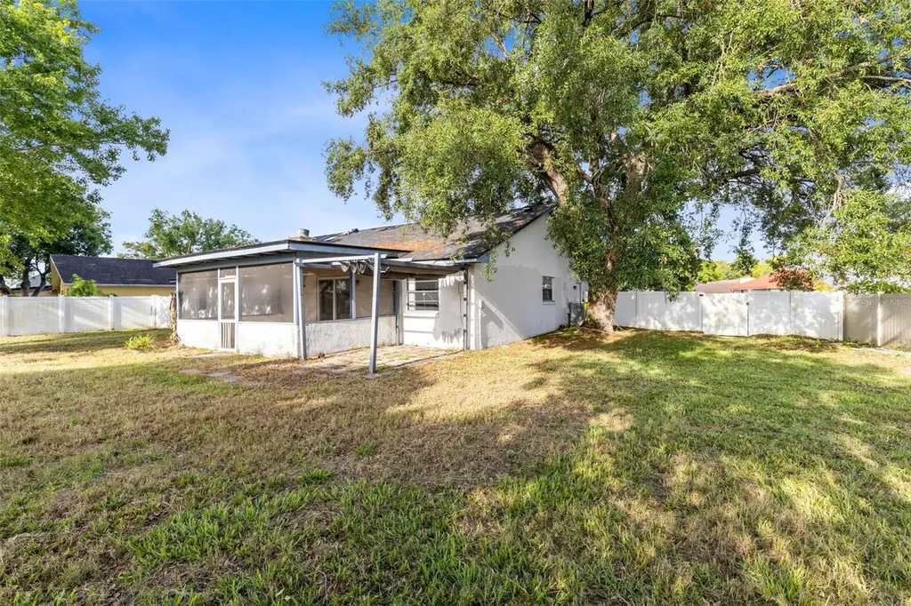 553 Mellowood Avenue Orlando FL 32825