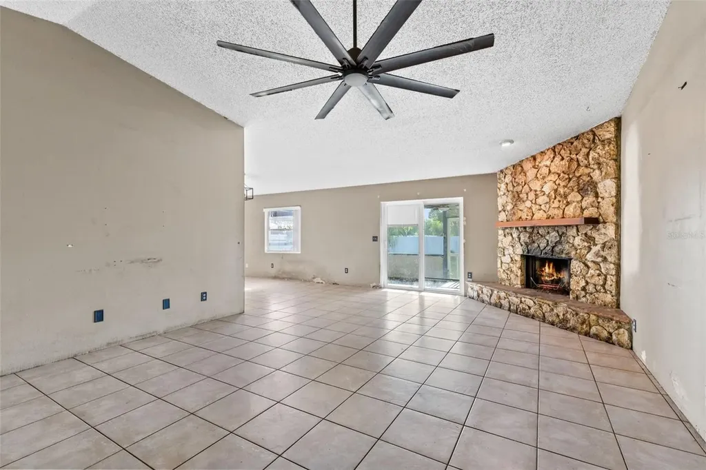 553 Mellowood Avenue Orlando FL 32825