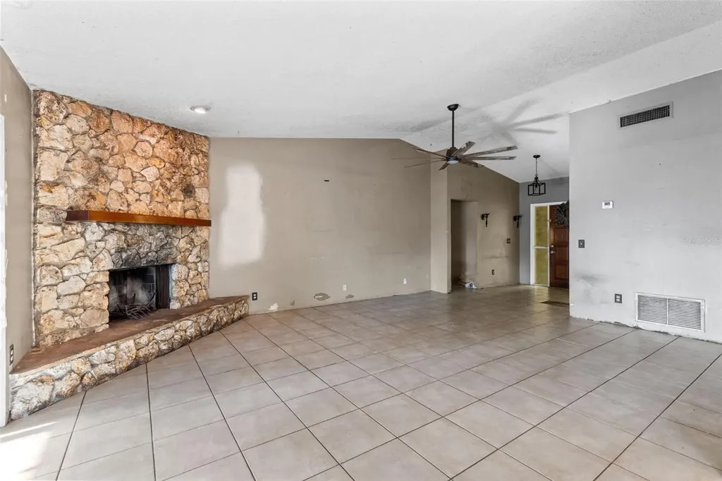 553 Mellowood Avenue Orlando FL 32825