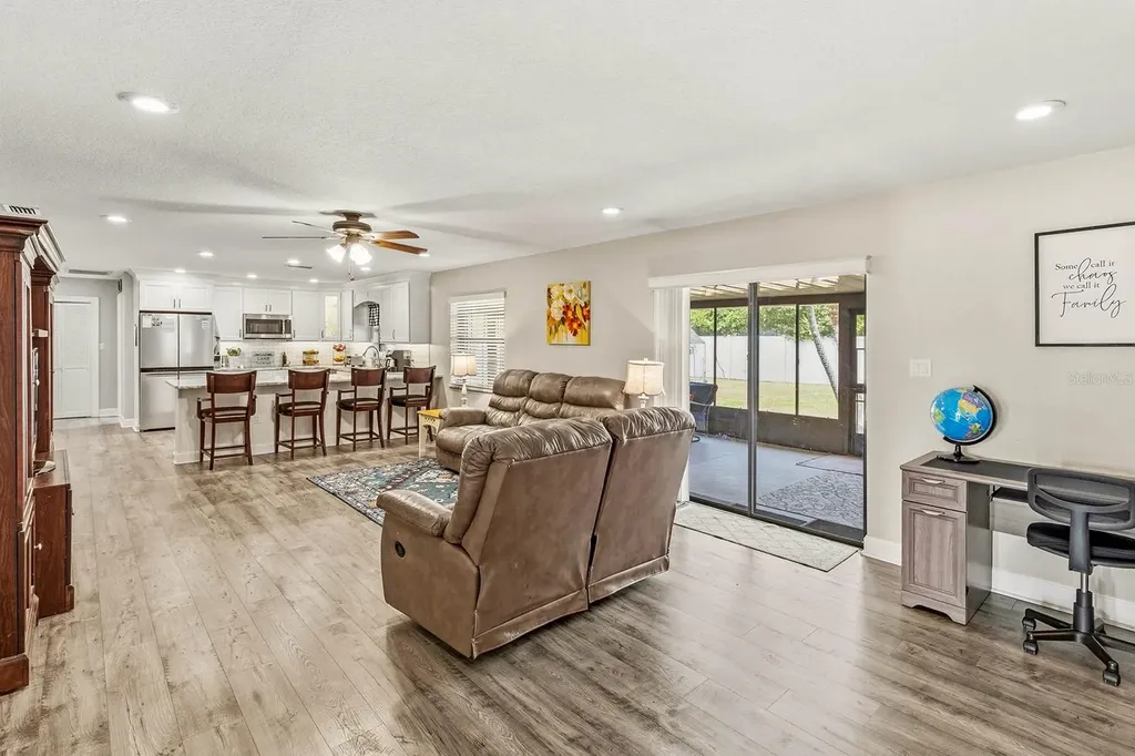 2018 High Glen Court N. Lakeland FL 33813