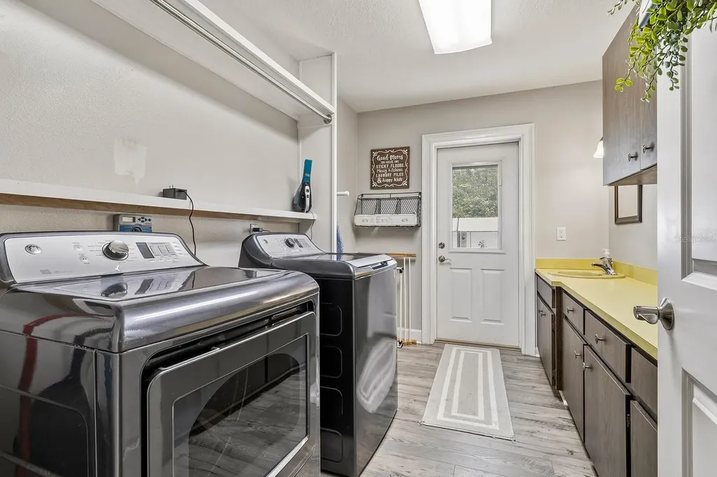 2018 High Glen Court N. Lakeland FL 33813