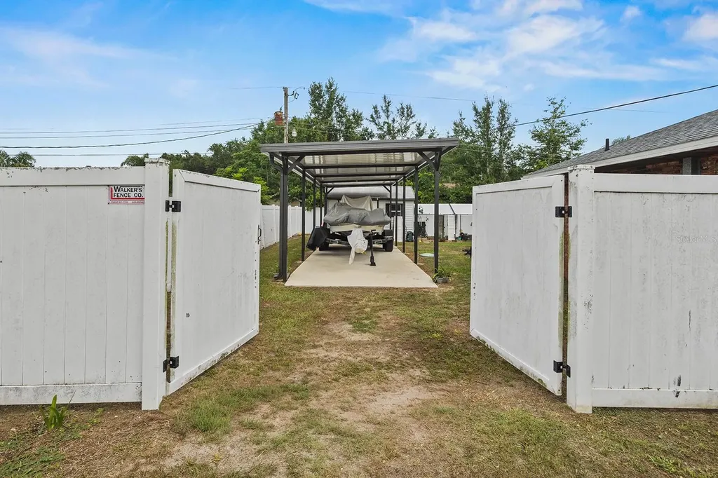 2018 High Glen Court N. Lakeland FL 33813