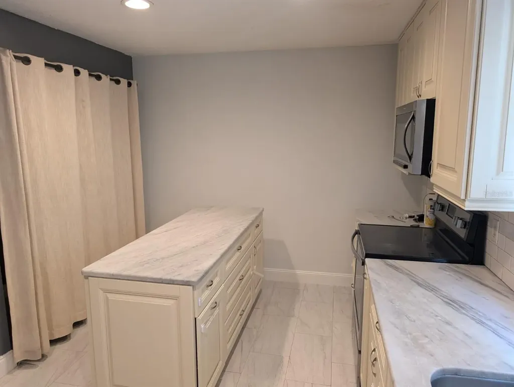 4107 Hudson Way Tampa FL 33618