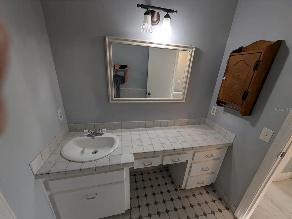 4107 Hudson Way Tampa FL 33618